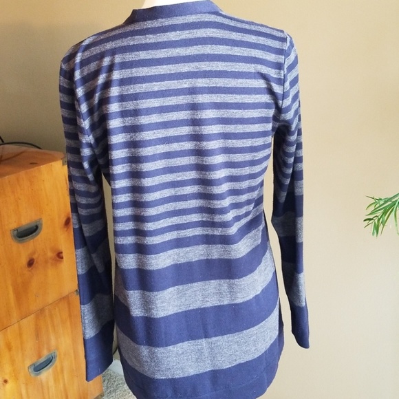 ANN TAYLOR CARDI - Picture 3 of 5